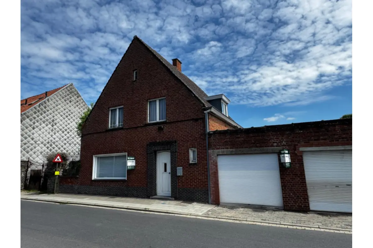 Huis te  koop in Izegem 8870 195000.00€ 3 slaapkamers 176.00m² - Zoekertje 595963