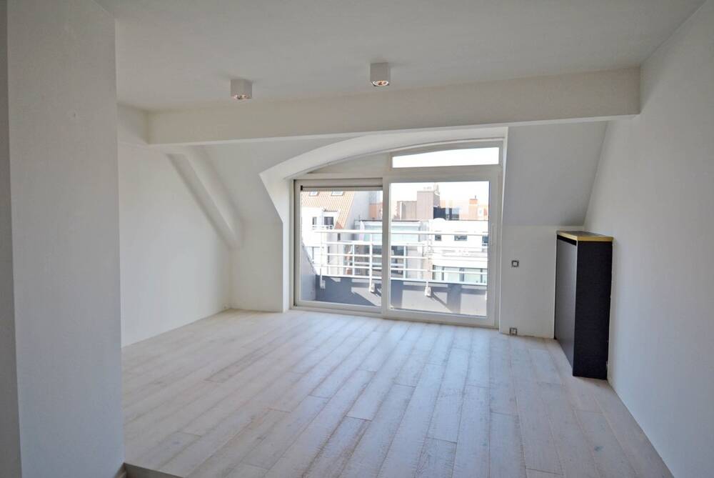 Appartement te  huur in Knokke 8300 1275.00€ 3 slaapkamers 110.00m² - Zoekertje 598231