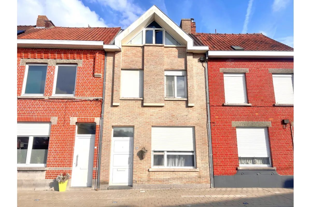 Huis te  koop in Wervik 8940 255000.00€ 3 slaapkamers 220.00m² - Zoekertje 596486