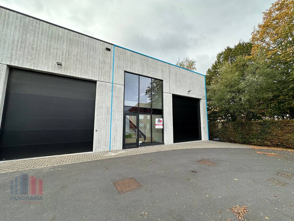 Handelszaak te  huur in Waregem 8790 1675.00€  slaapkamers m² - Zoekertje 595835