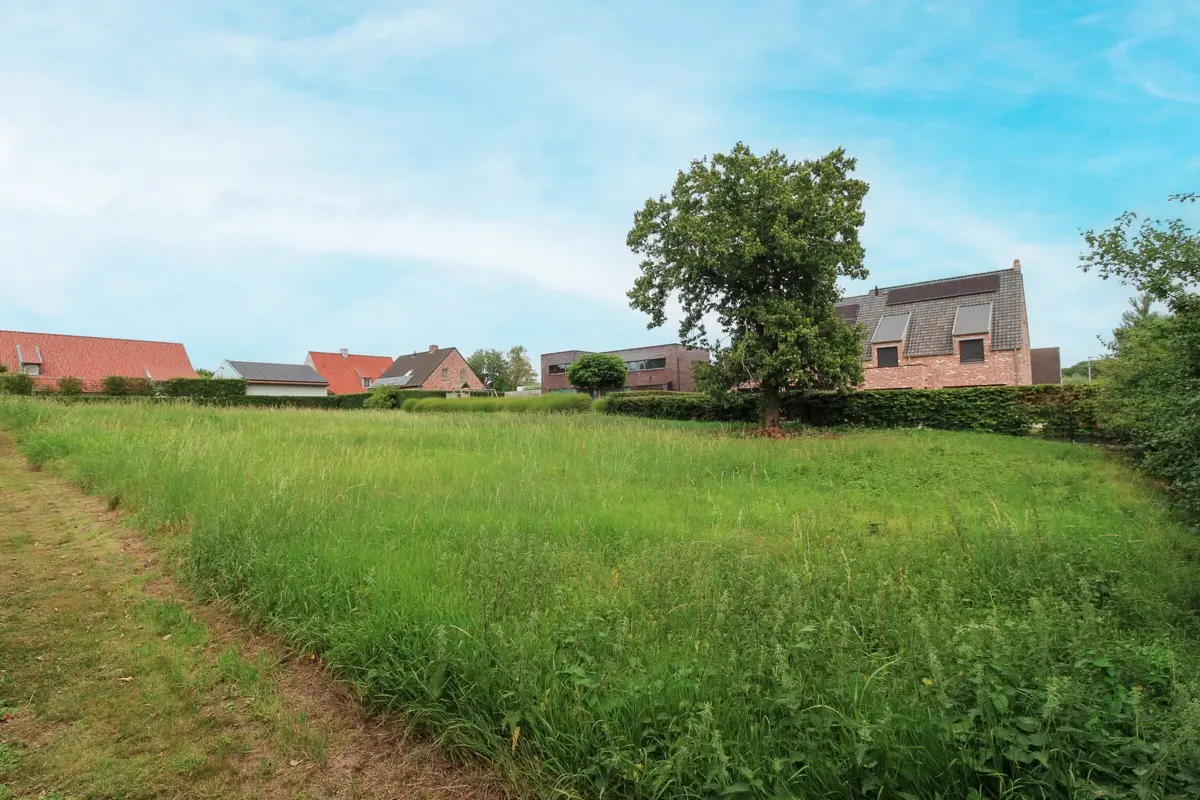 Bouwgrond te  koop in Roeselare 8800 399000.00€  slaapkamers m² - Zoekertje 596844