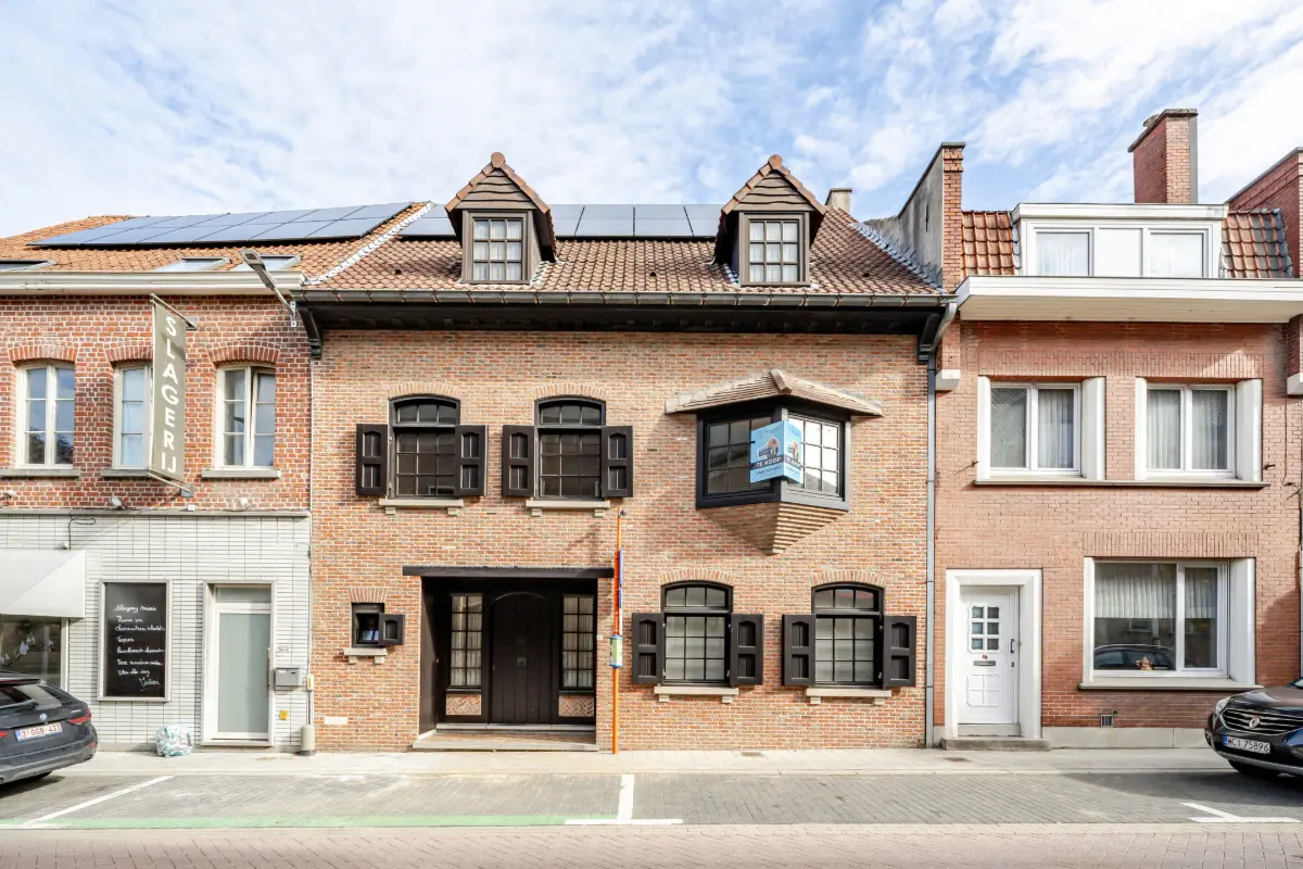 Herenhuis te  koop in Aalbeke 8511 745000.00€ 3 slaapkamers 400.00m² - Zoekertje 597093