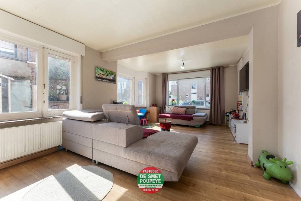 Huis te  koop in Assebroek 8310 219000.00€ 3 slaapkamers 151.00m² - Zoekertje 597768