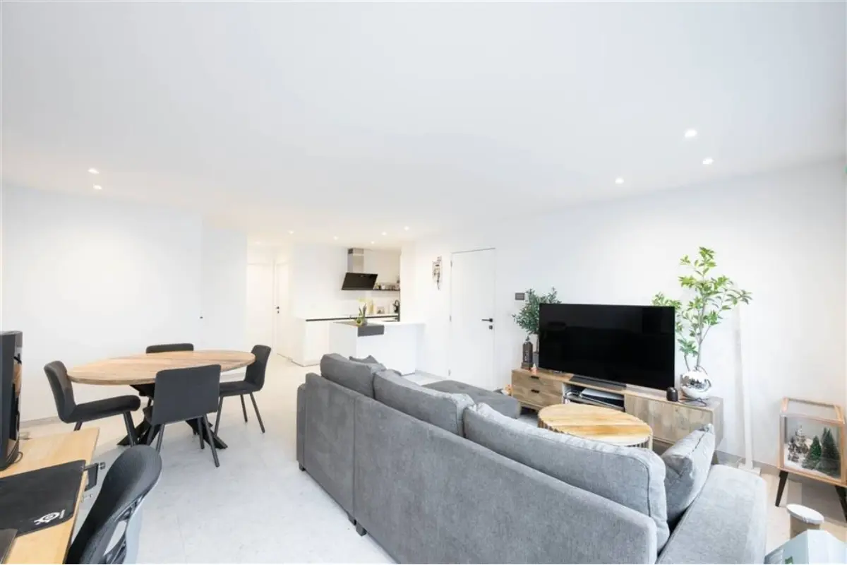 Appartement te  koop in Kortrijk 8500 275000.00€ 2 slaapkamers m² - Zoekertje 597184