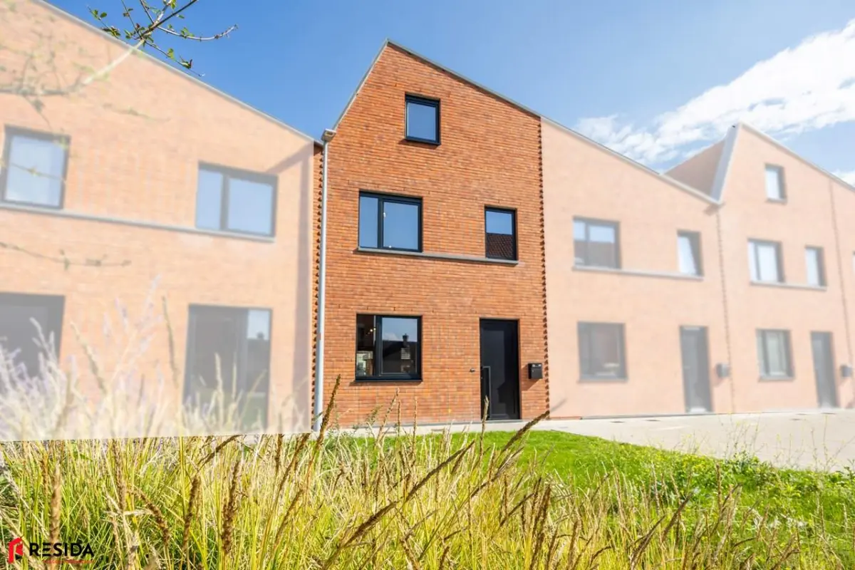 Huis te  koop in Deerlijk 8540 345000.00€ 3 slaapkamers 161.00m² - Zoekertje 597450