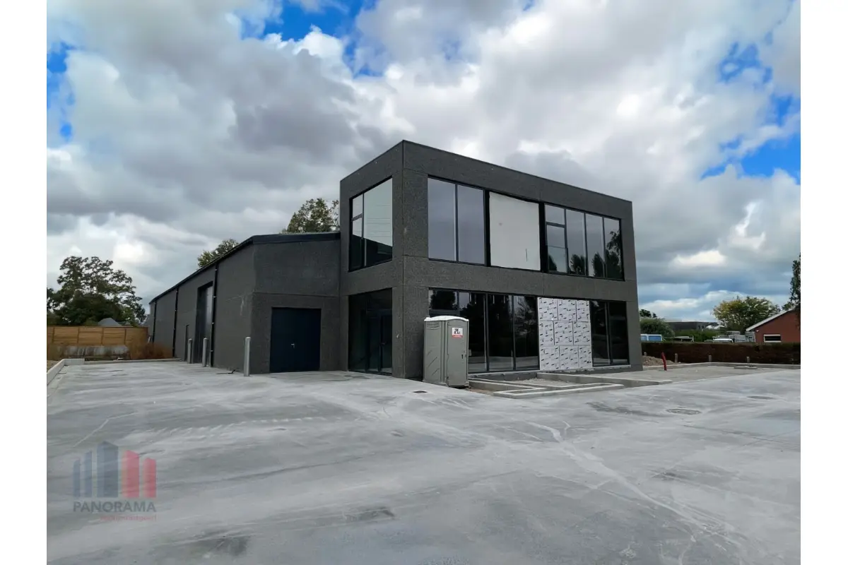 Handelszaak te  huur in Roeselare 8800 4998.00€  slaapkamers 873.00m² - Zoekertje 596898