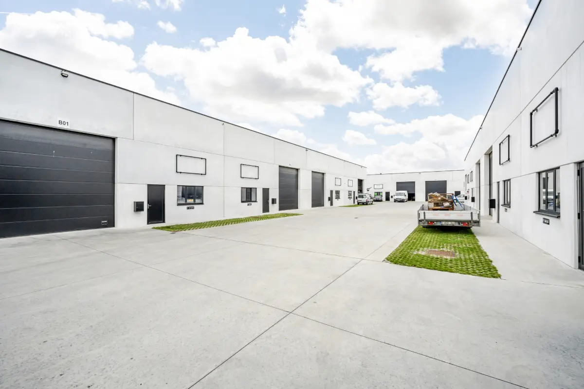 Handelszaak te  koop in Beveren 8791 283700.00€  slaapkamers 220.00m² - Zoekertje 599033