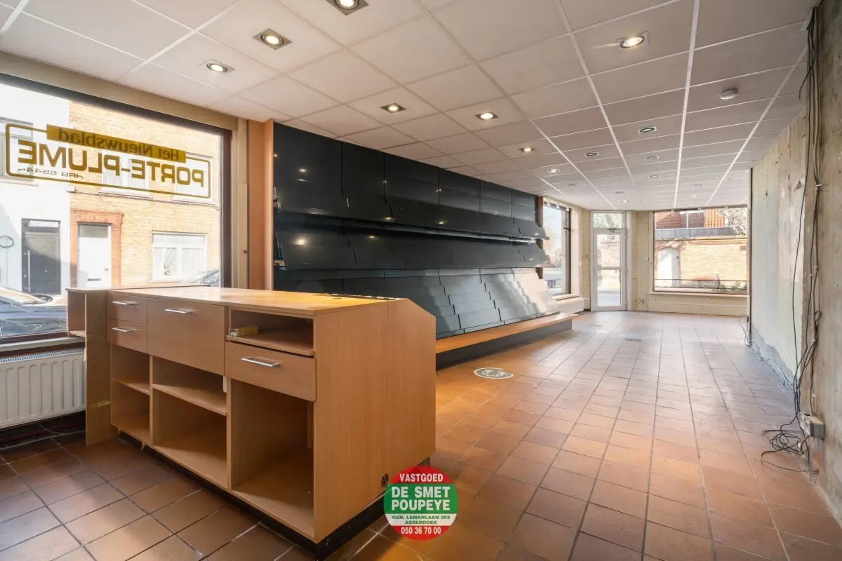 Mixgebouw te  koop in Assebroek 8310 299000.00€ 3 slaapkamers 233.00m² - Zoekertje 599795