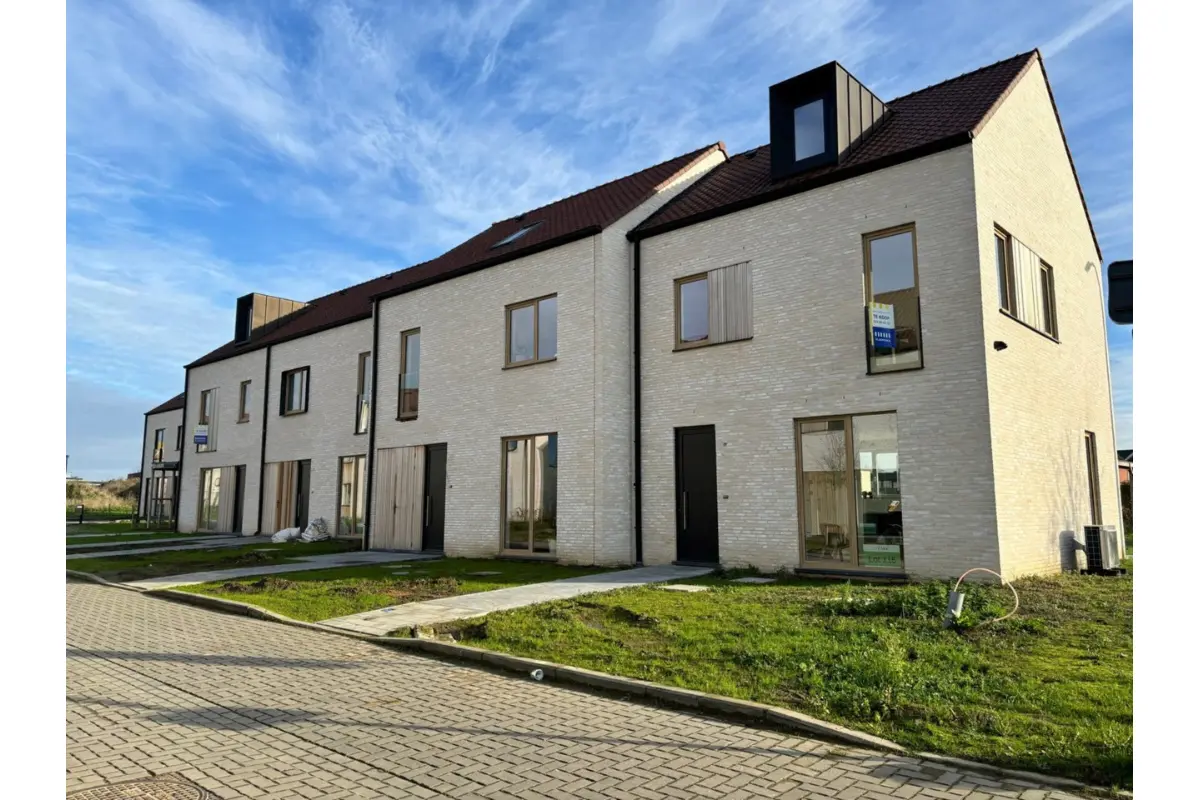 Huis te  koop in Tielt 8700 323979.00€ 3 slaapkamers 158.00m² - Zoekertje 599620