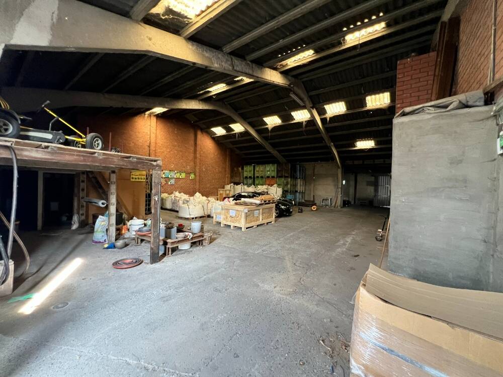 Handelszaak te  huur in Meulebeke 8760 780.00€ 0 slaapkamers 560.00m² - Zoekertje 600031