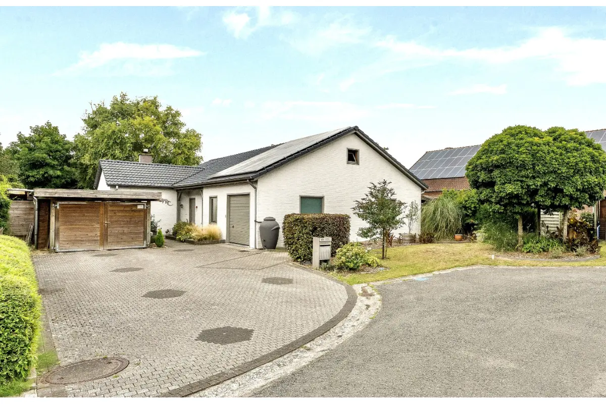 Bungalow te  koop in Waregem 8790 465000.00€ 4 slaapkamers 192.00m² - Zoekertje 600794