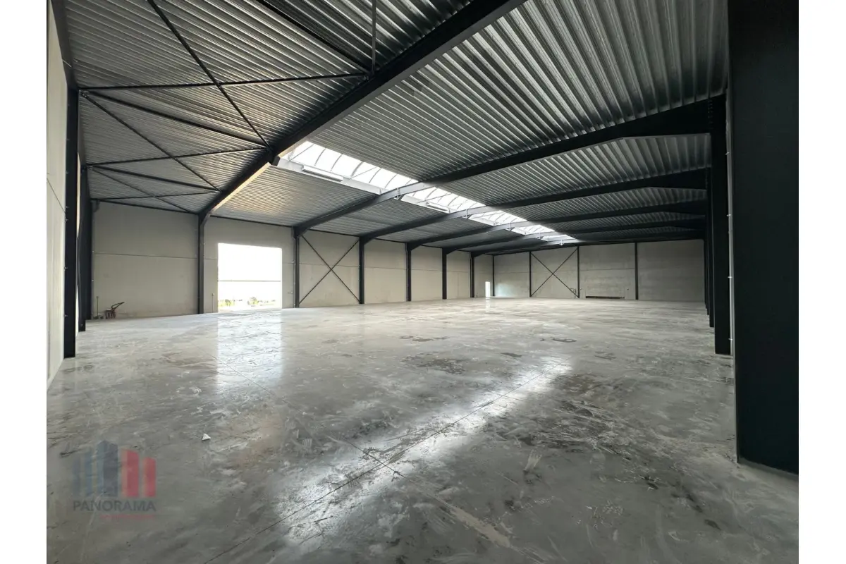 Handelszaak te  huur in Ieper 8900 3950.00€  slaapkamers 984.00m² - Zoekertje 600306