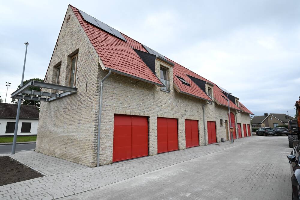 Parking & garage te  huur in Eernegem 8480 100.00€  slaapkamers m² - Zoekertje 601175