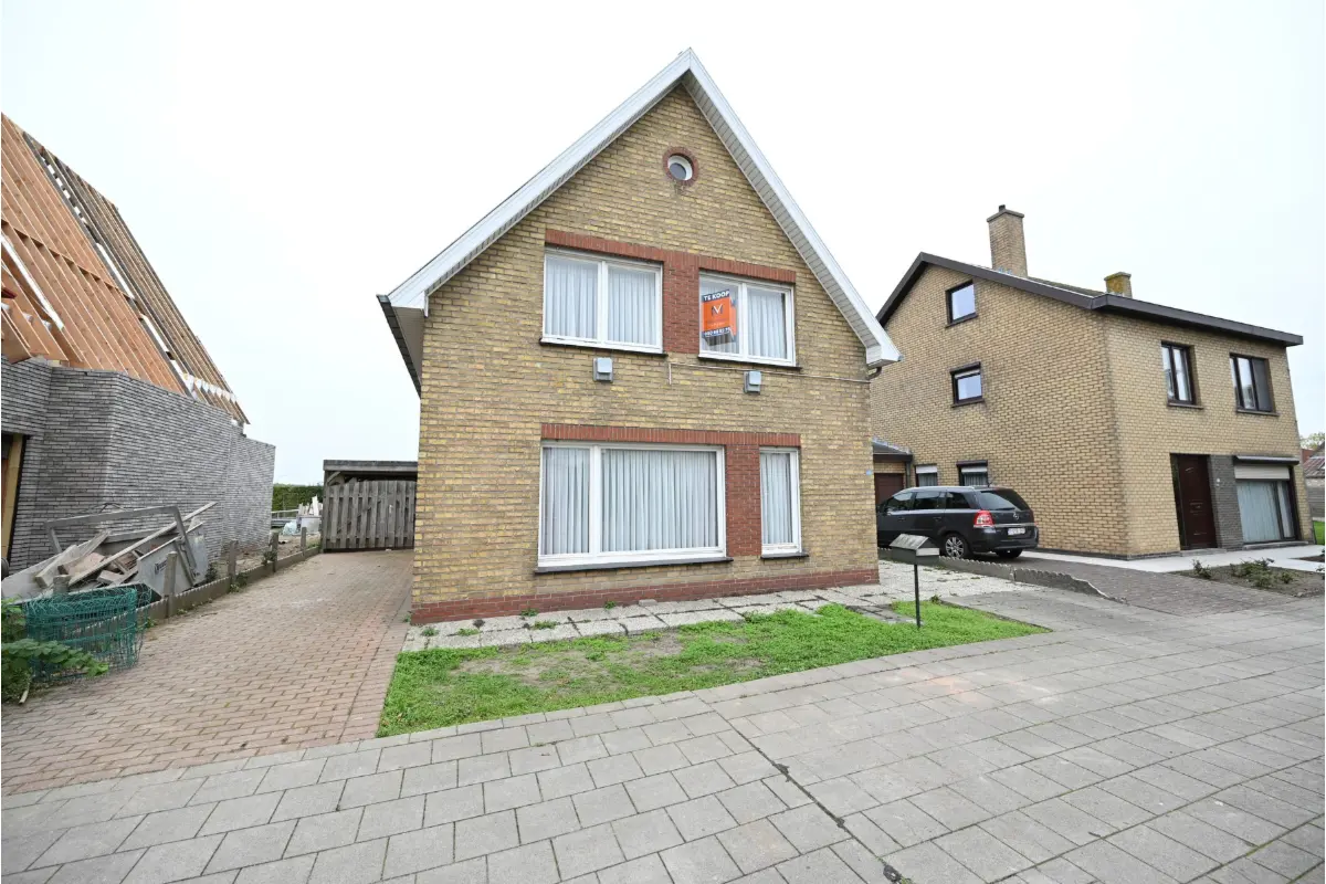 Huis te  koop in Sint-Andries 8200 365000.00€ 3 slaapkamers m² - Zoekertje 601173