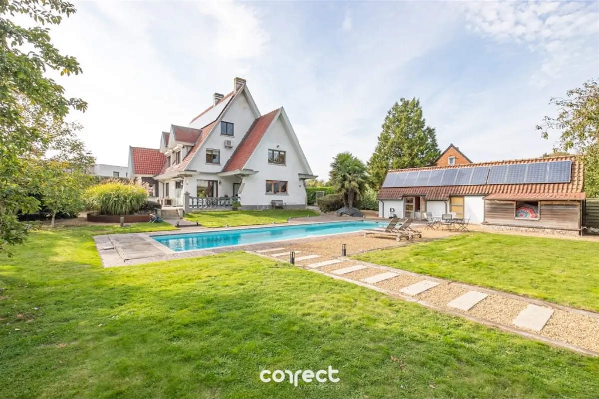 Villa te  koop in Gistel 8470 749000.00€ 4 slaapkamers 528.00m² - Zoekertje 602572