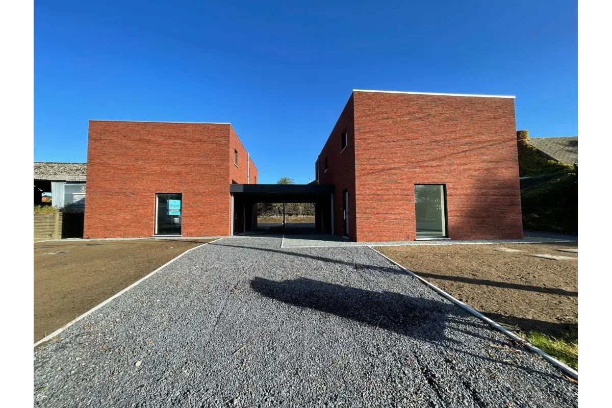 Huis te  koop in Kerkhove 8581 399000.00€ 4 slaapkamers 180.00m² - Zoekertje 602050