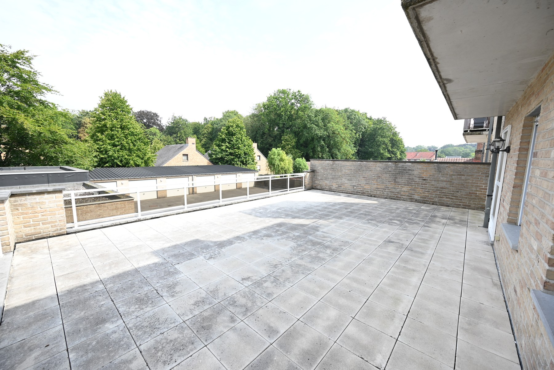 Appartement te  huur in Oostkamp 8020 890.00€ 2 slaapkamers 122.00m² - Zoekertje 603354