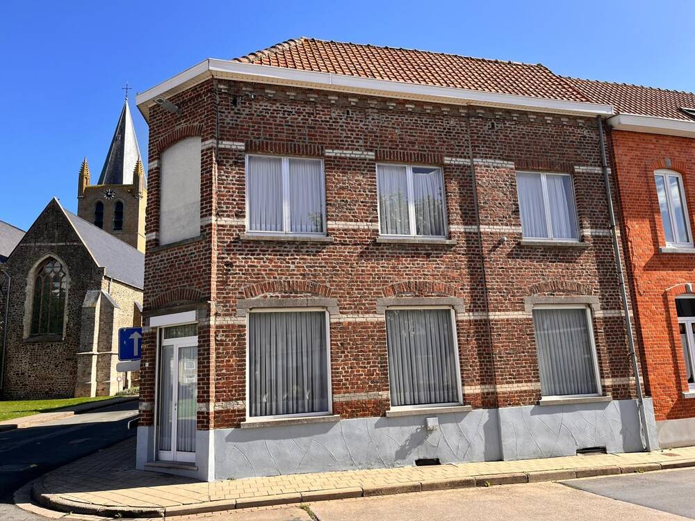 Huis te  koop in Nieuwkerke 8950 169000.00€ 5 slaapkamers m² - Zoekertje 605095