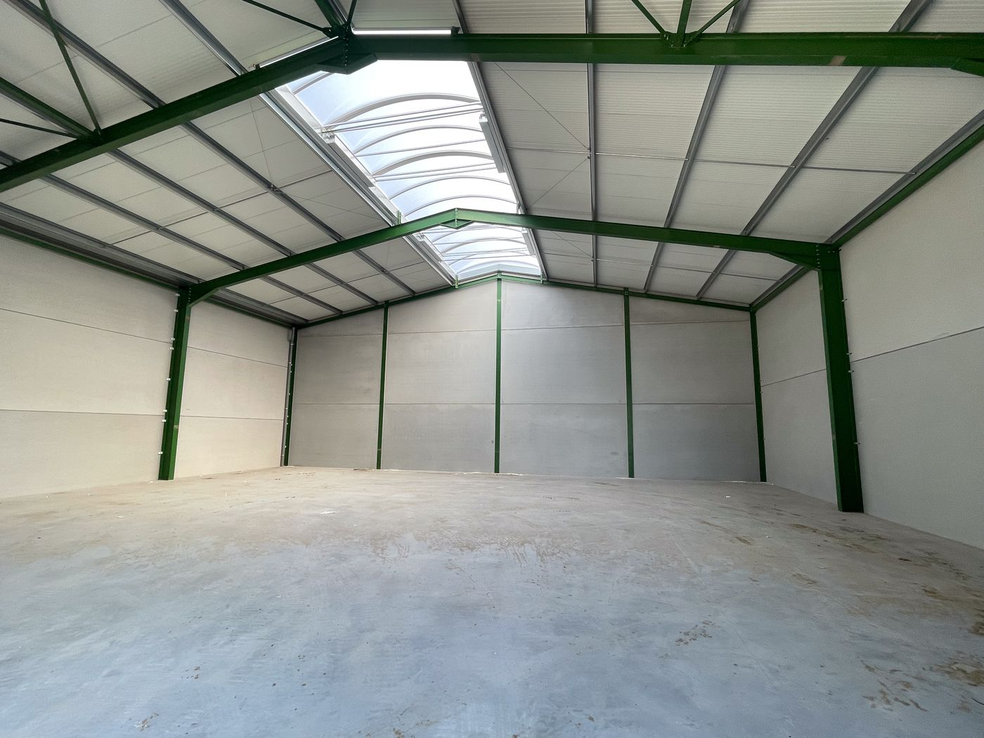 Handelszaak te  huur in Beernem 8730 1500.00€  slaapkamers 360.00m² - Zoekertje 604207