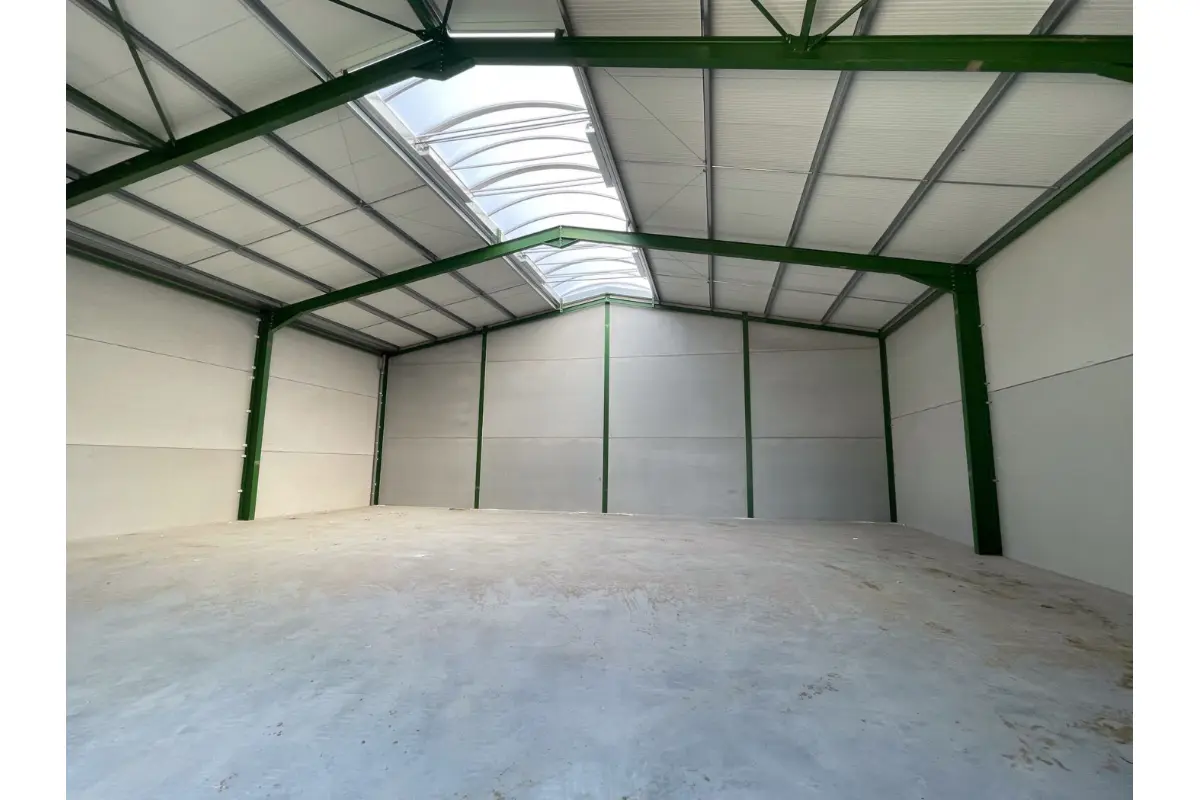 Handelszaak te  huur in Beernem 8730 1500.00€  slaapkamers 360.00m² - Zoekertje 604207