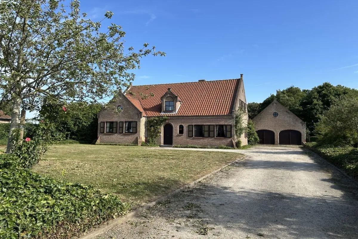 Mixgebouw te  koop in Kortemark 8610 795000.00€ 3 slaapkamers 363.00m² - Zoekertje 605116