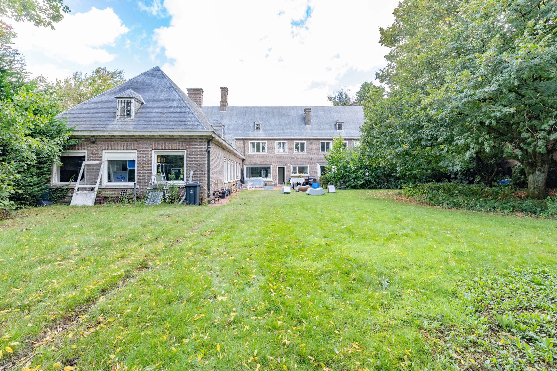 Huis te  koop in Roeselare 8800 749000.00€ 8 slaapkamers 669.00m² - Zoekertje 606160