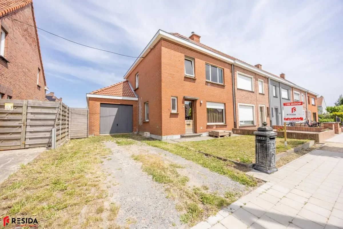 Huis te  koop in Harelbeke 8530 249000.00€ 3 slaapkamers 168.00m² - Zoekertje 607740