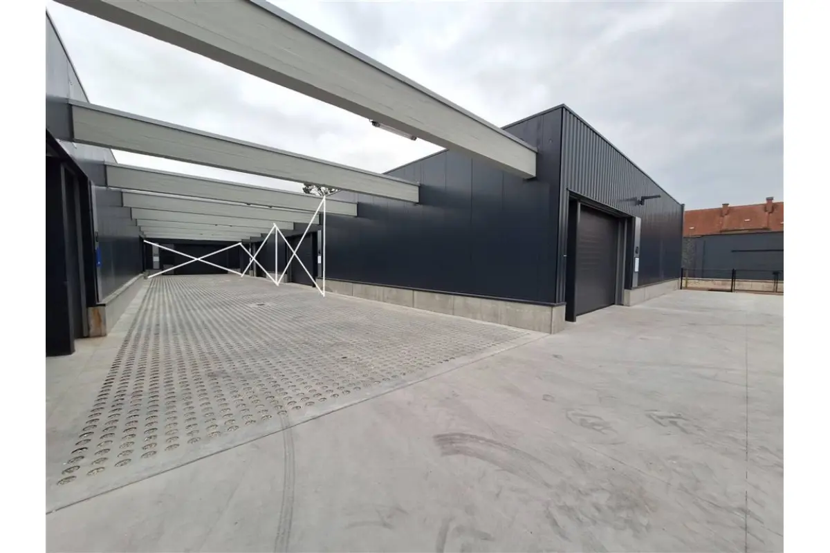 Handelszaak te  huur in Deerlijk 8540 850.00€  slaapkamers m² - Zoekertje 607013