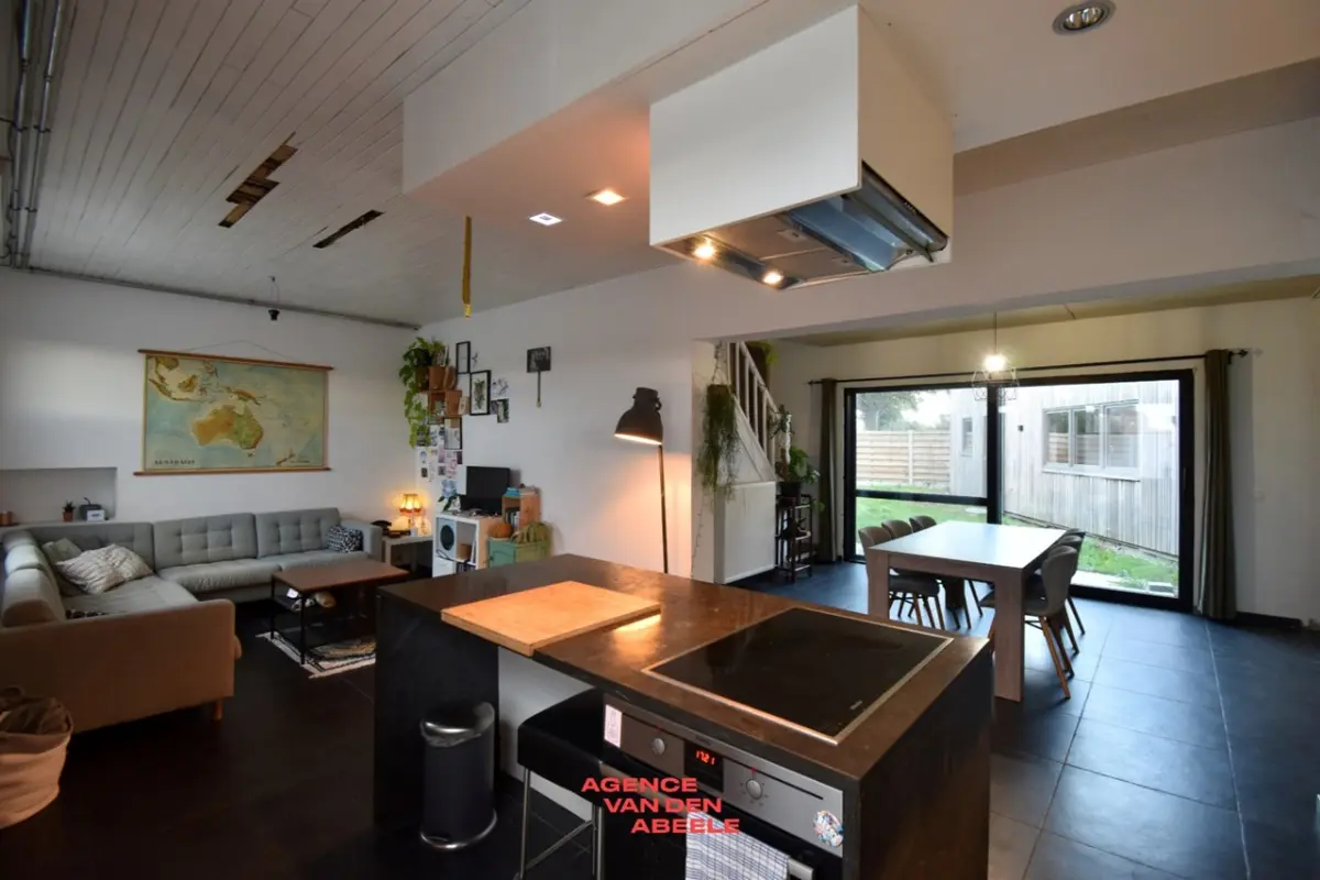 Huis te  koop in Oostkamp 8020 369000.00€ 4 slaapkamers 177.00m² - Zoekertje 606265