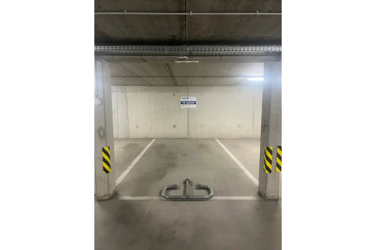 Parking & garage te  koop in Nieuwpoort 8620 30000.00€  slaapkamers m² - Zoekertje 607339