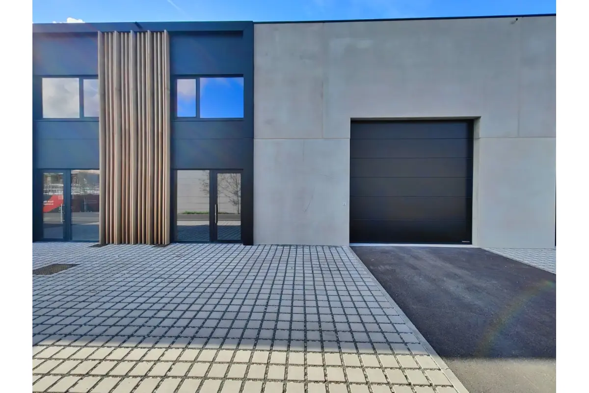 Handelszaak te  huur in Oudenburg 8460 1050.00€  slaapkamers 208.00m² - Zoekertje 606297