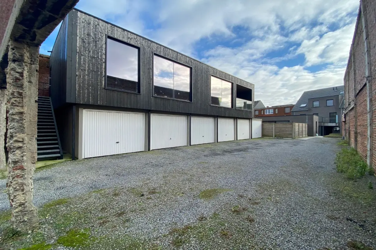 Parking & garage te  huur in Pittem 8740 85.00€  slaapkamers m² - Zoekertje 607348