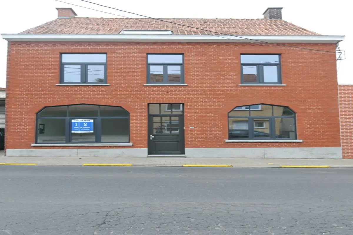 Huis te  huur in Sint-Denijs 8554 880.00€ 3 slaapkamers 247.00m² - Zoekertje 607744