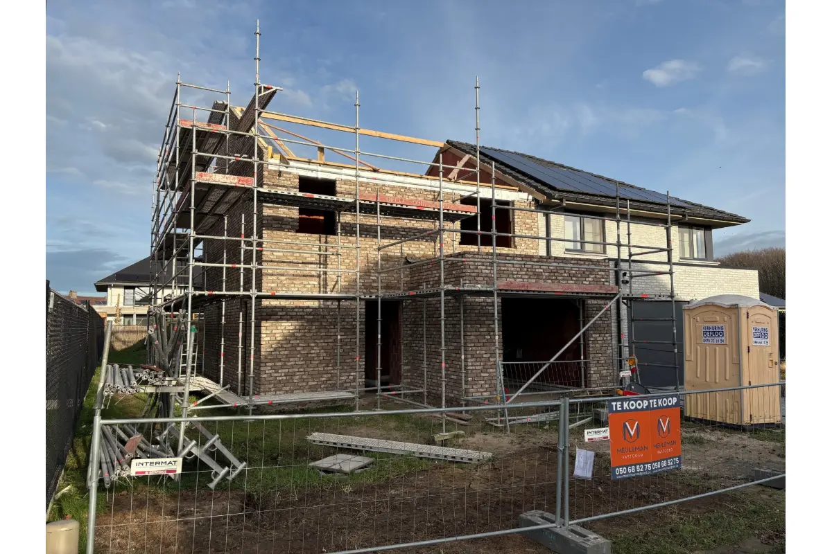 Huis te  koop in Oostkamp 8020 454000.00€ 3 slaapkamers 165.00m² - Zoekertje 607504