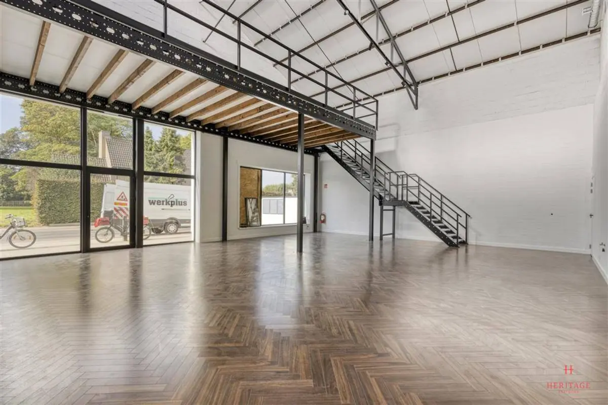 Handelszaak te  huur in Sint-Eloois-Vijve 8793 2000.00€  slaapkamers 200.00m² - Zoekertje 607672