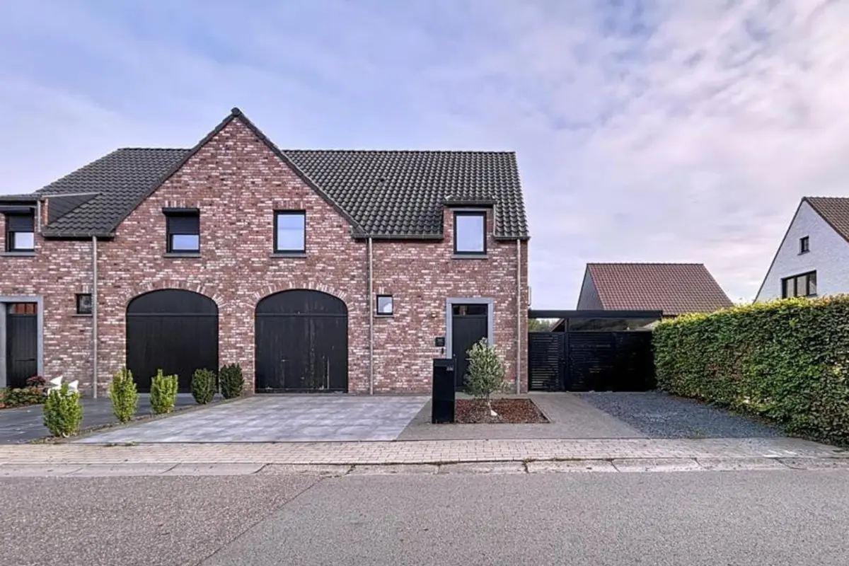 Huis te  koop in Wingene 8750 429000.00€ 4 slaapkamers 245.00m² - Zoekertje 608101