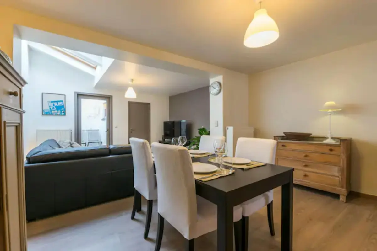 Huis te  huur in Brugge 8000 1800.00€  slaapkamers m² - Zoekertje 610045