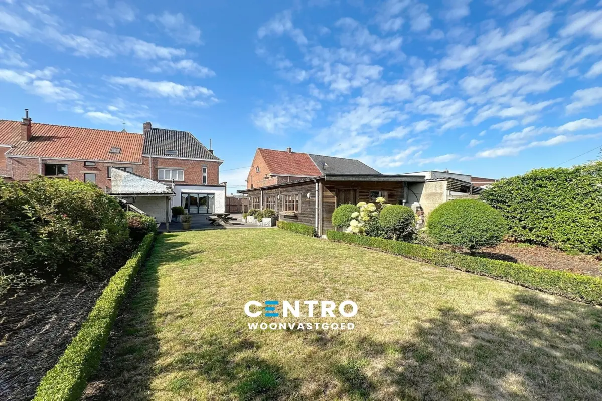 Huis te  koop in Torhout 8820 349000.00€ 2 slaapkamers 335.00m² - Zoekertje 610858