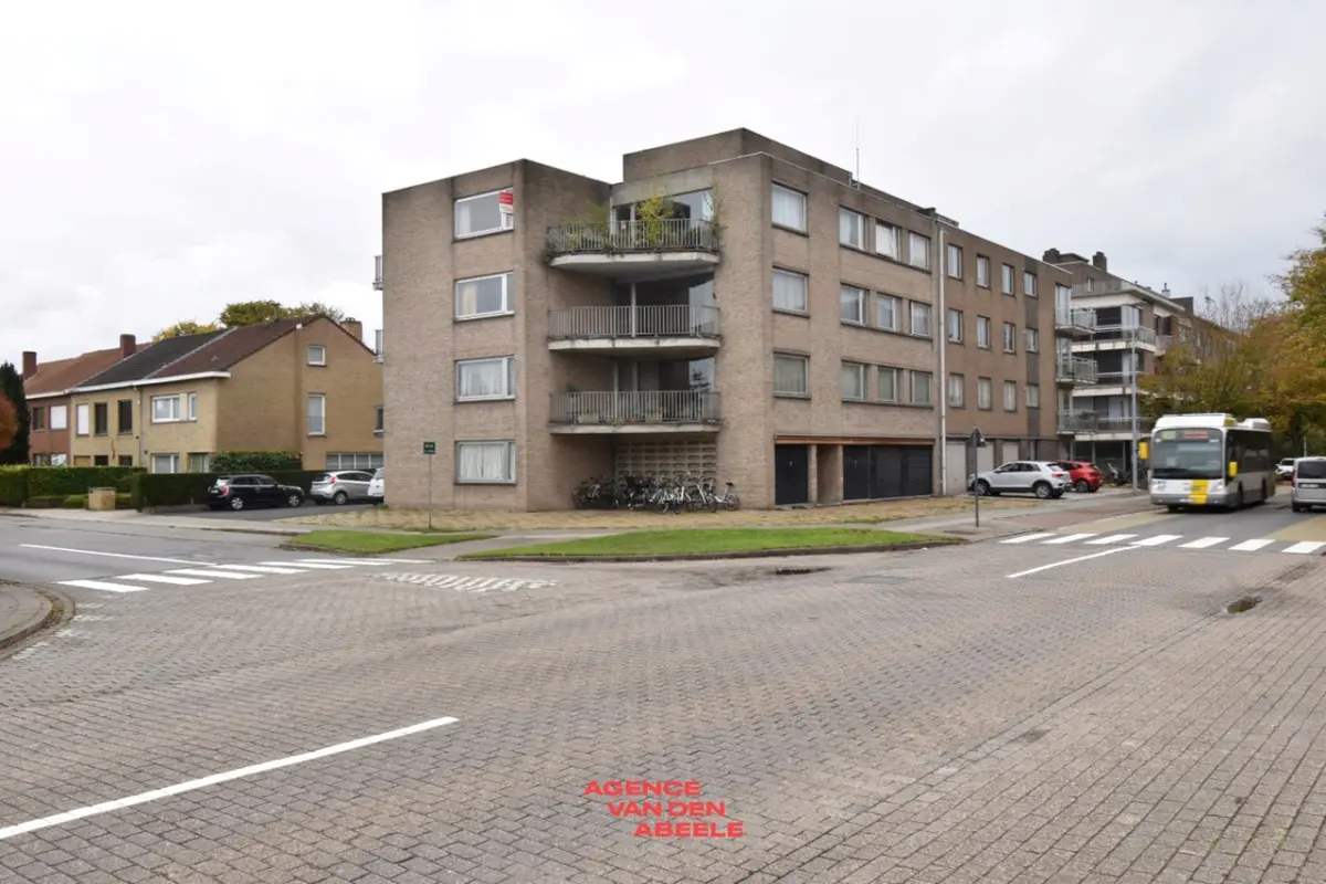 Huis te  huur in Sint-Andries 8200 800.00€ 3 slaapkamers m² - Zoekertje 609562