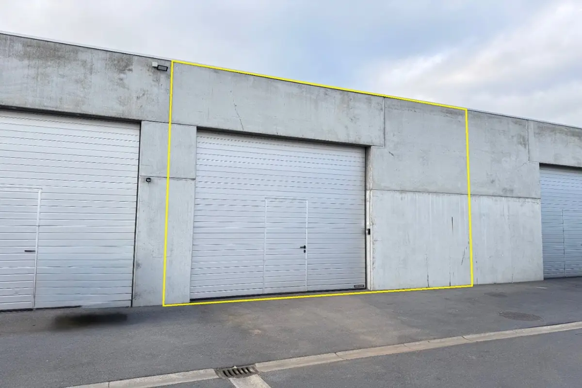 Handelszaak te  huur in Roeselare 8800 650.00€  slaapkamers 133.00m² - Zoekertje 609332