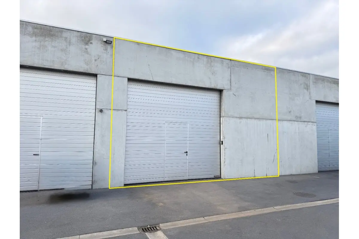 Handelszaak te  huur in Roeselare 8800 650.00€  slaapkamers 133.00m² - Zoekertje 609332