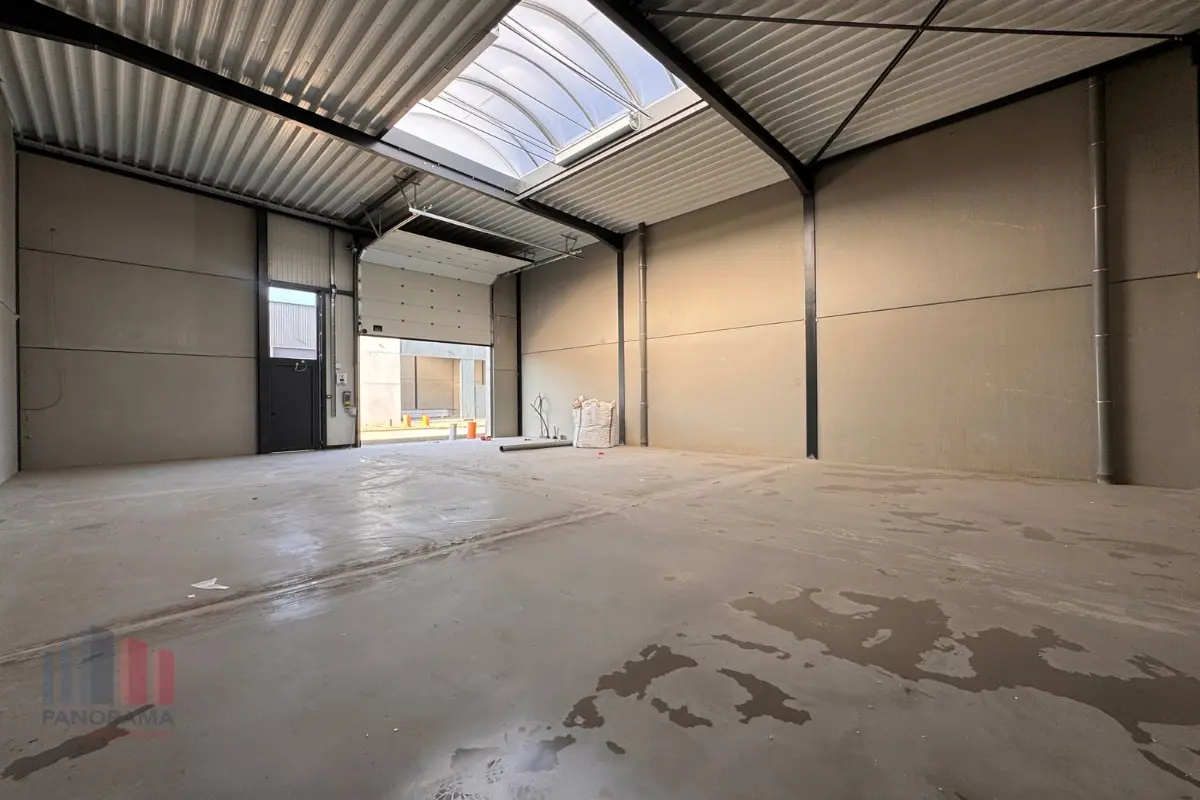 Handelszaak te  huur in Pittem 8740 725.00€  slaapkamers 165.00m² - Zoekertje 608872