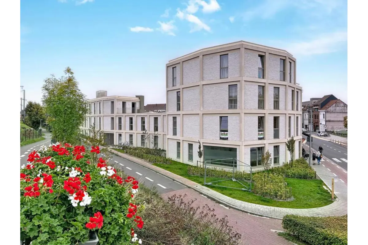 Appartement te  koop in Kortrijk 8500 149000.00€ 1 slaapkamers 18.00m² - Zoekertje 608985