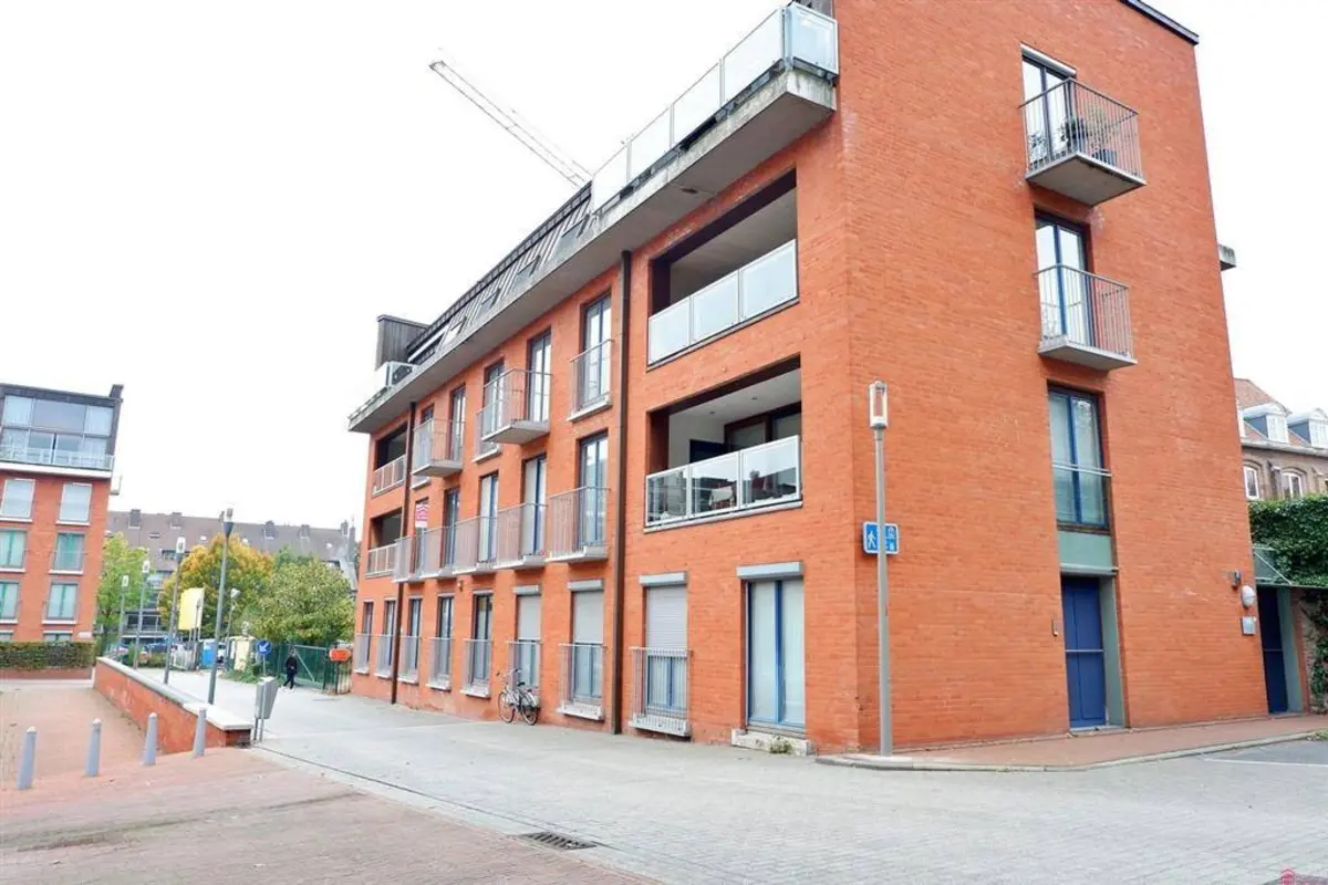 Appartement te  huur in Kortrijk 8500 830.00€ 2 slaapkamers 121.00m² - Zoekertje 610813