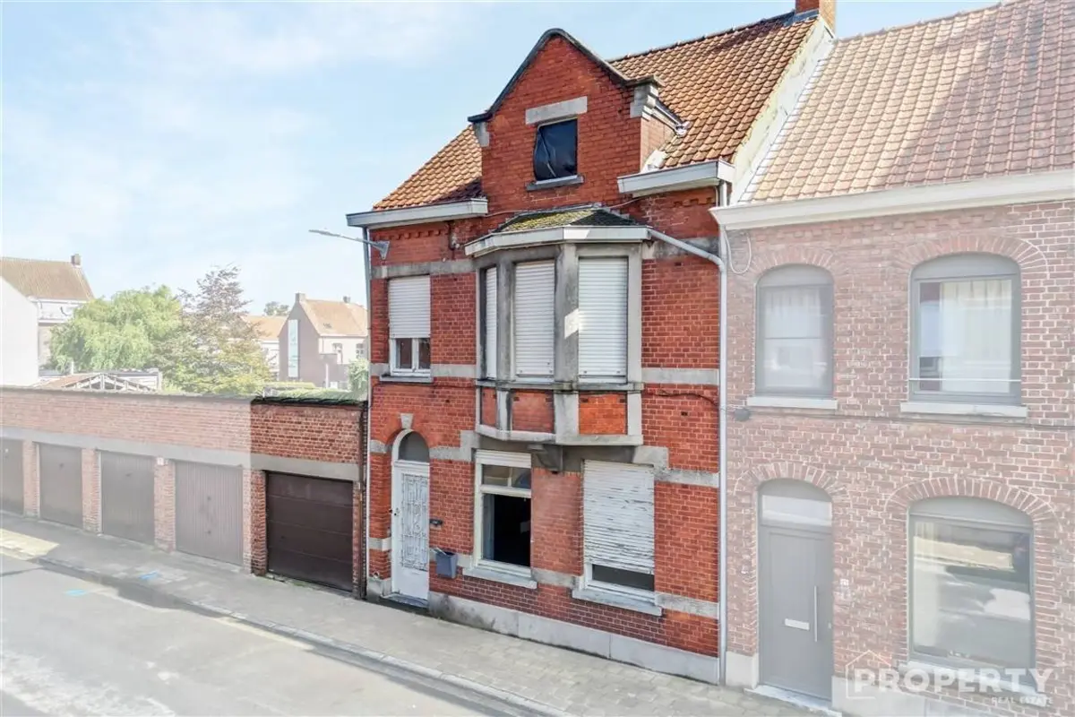 Huis te  koop in Izegem 8870 185000.00€ 3 slaapkamers 190.00m² - Zoekertje 610593
