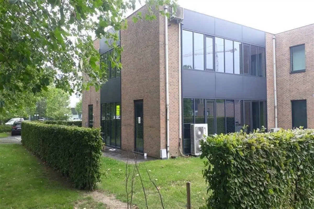 Huis te  koop in Kortrijk 8500 79000.00€  slaapkamers 30.00m² - Zoekertje 611780