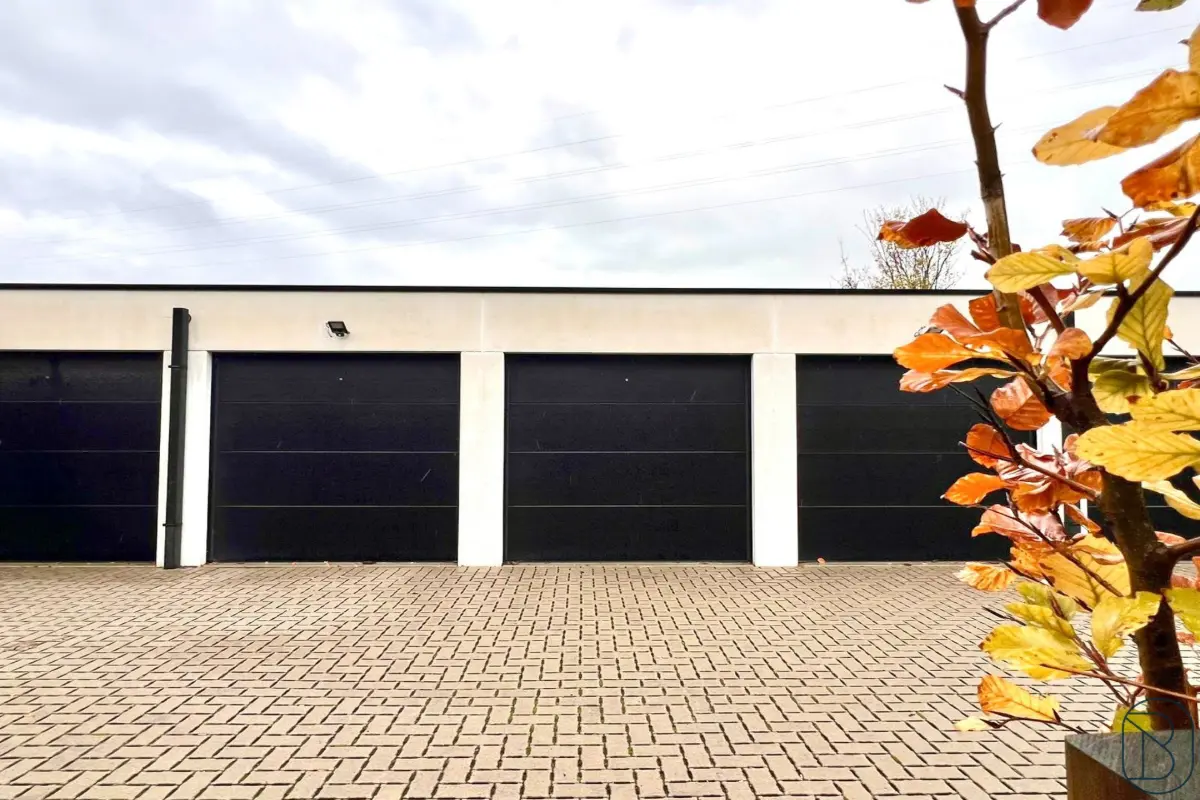Parking & garage te  koop in Wielsbeke 8710 35000.00€  slaapkamers m² - Zoekertje 611287