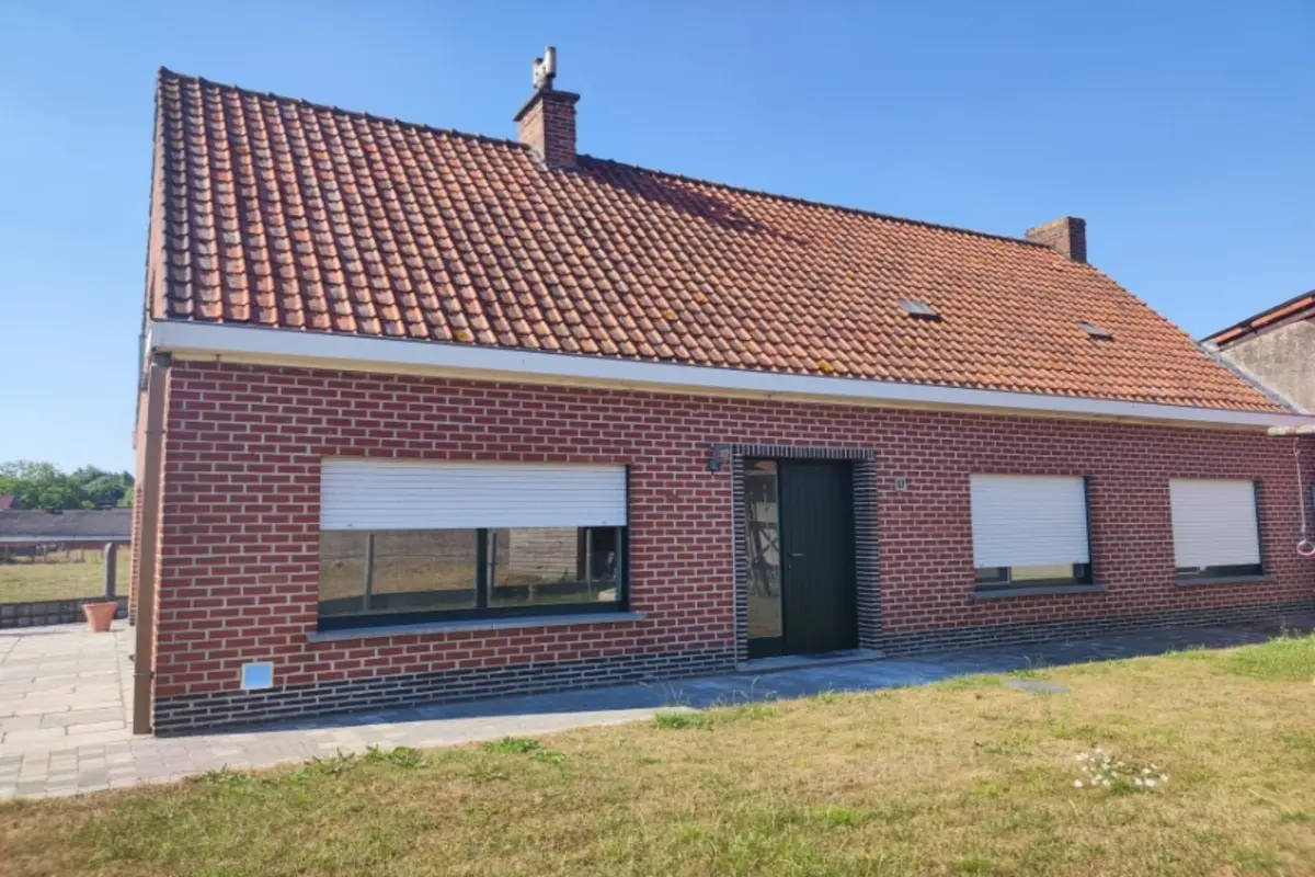 Huis te  huur in Lichtervelde 8810 1135.00€ 3 slaapkamers 150.00m² - Zoekertje 610951