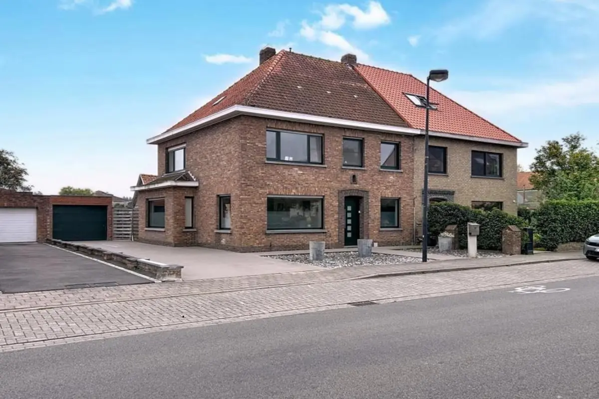 Huis te  koop in Zedelgem 8210 369000.00€ 4 slaapkamers 190.00m² - Zoekertje 611265
