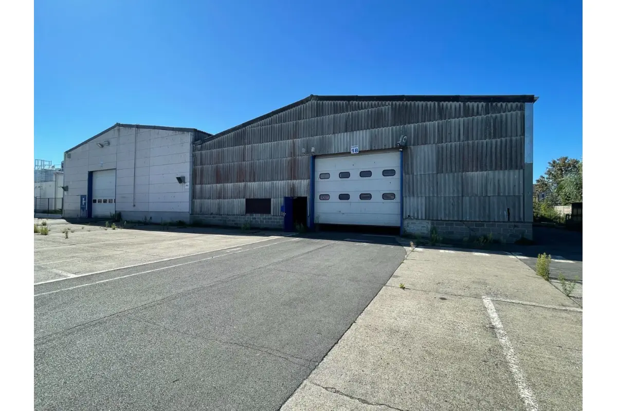 Handelszaak te  huur in Zedelgem 8210 4833.00€  slaapkamers 1000.00m² - Zoekertje 610916